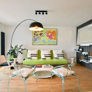 West Side - Full River View - Spacious - De Luxe Appartement